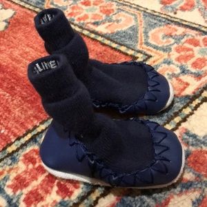 NWOT Hanna Anderson Navy Baby Booties